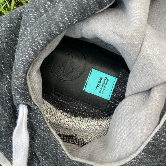 Women’s Volcom costus hoodie pullover size small dark grey - Picture 2 of 5